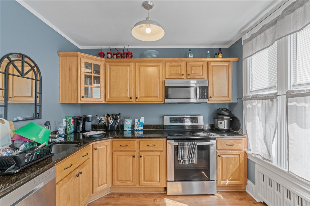 34 Hamlet Avenue Woonsocket, RI 02895 - Photo 2 of 22 Unit 1 kitchen
