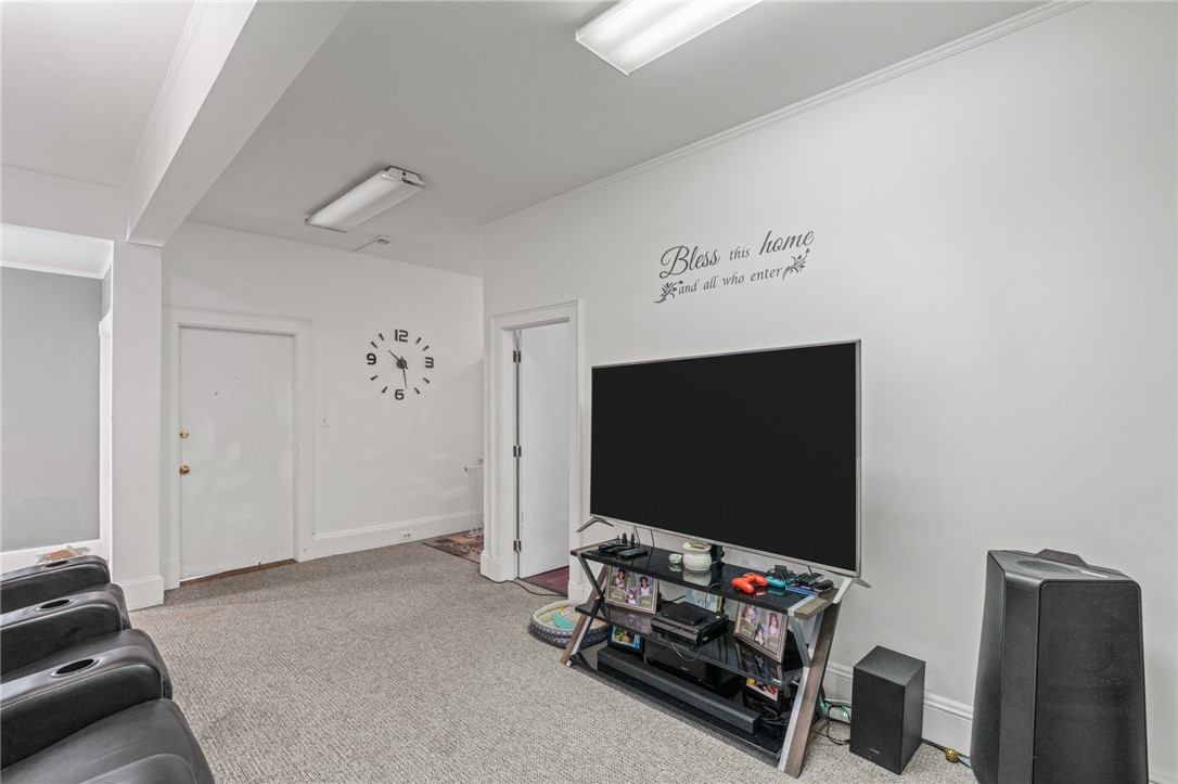 34 Hamlet Avenue Woonsocket, RI 02895 - Photo 5 of 22 unit 1 living room