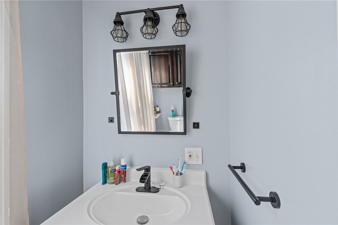 34 Hamlet Avenue Woonsocket, RI 02895 - Photo 8 of 22 unit 1 updated bath