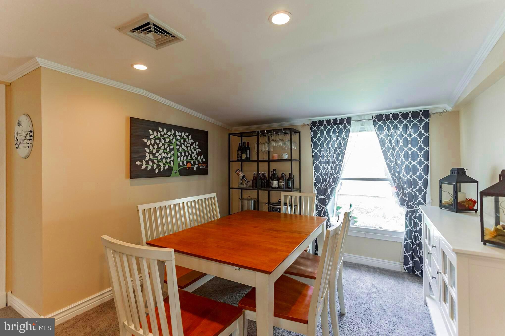 14 Vineyard Road Levittown, PA 19057 - Photo 4 of 24 Gallery Image 4