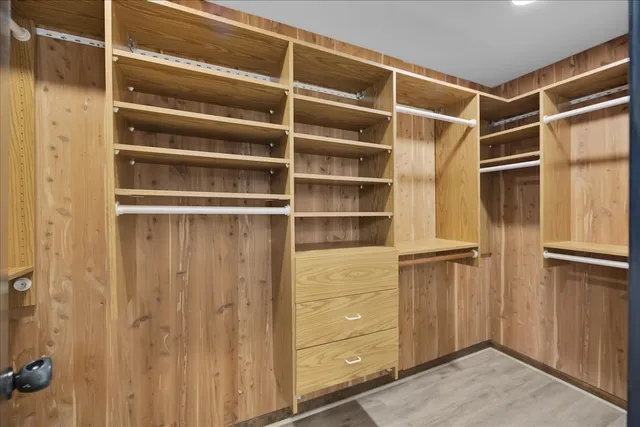 $404,900 | 1670 North Douglas Court, Arlington Heights, IL 60004