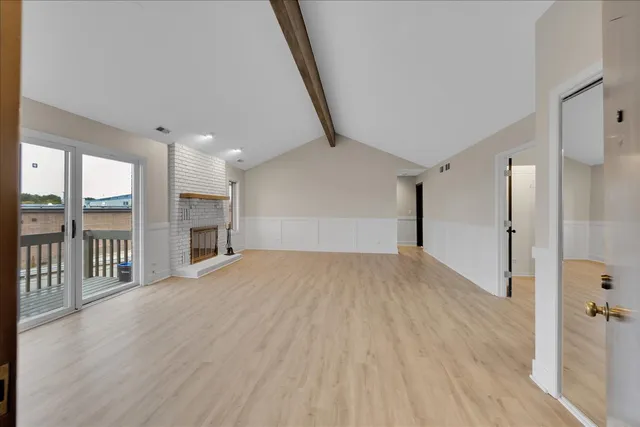 $404,900 | 1670 North Douglas Court, Arlington Heights, IL 60004