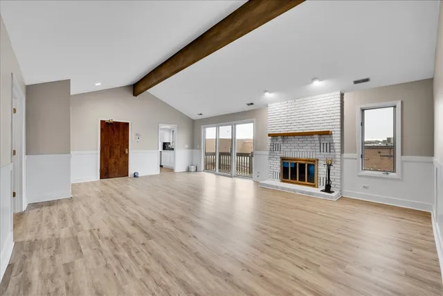 $404,900 | 1670 North Douglas Court, Arlington Heights, IL 60004