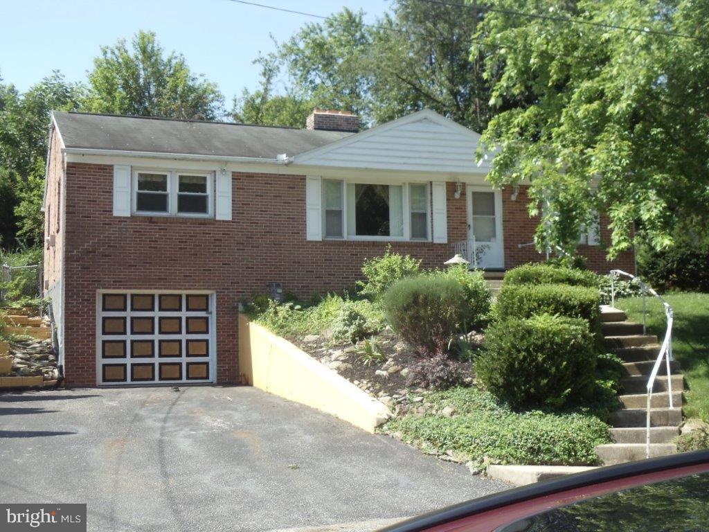 1220 Southern Road York, PA 17403 - Photo 1 of 27 Gallery Image 1