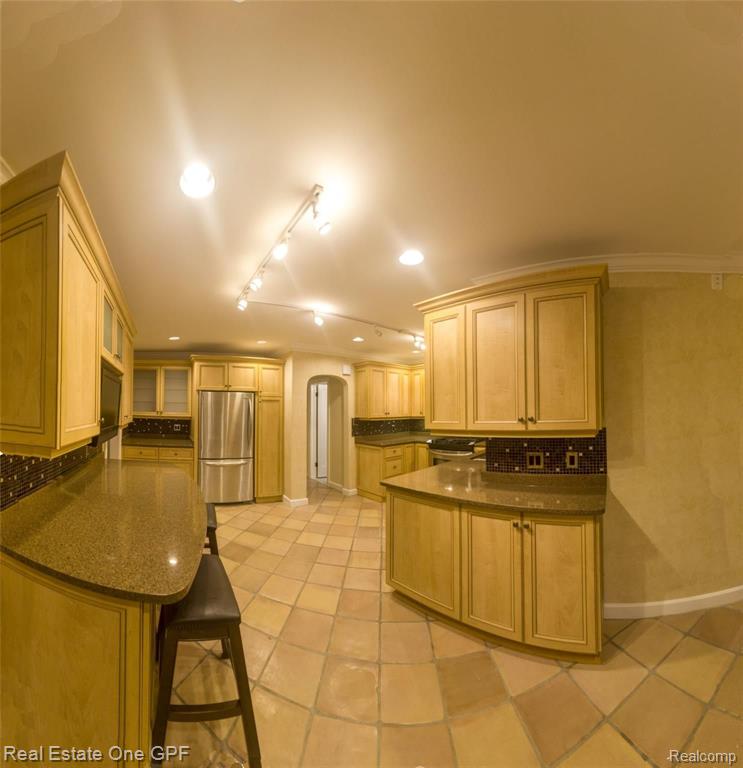 1210 Yorkshire Road Grosse Pointe Park, MI 48230 - Photo 6 of 37