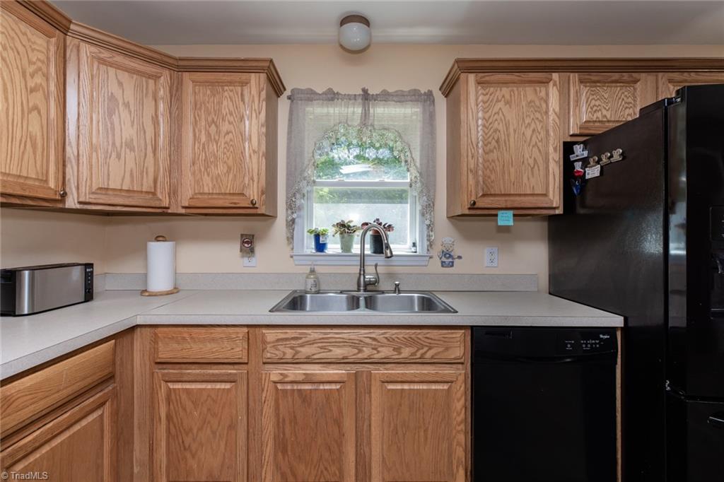 1660 Pitzer Road Danbury, NC 27016 - Photo 8 of 30