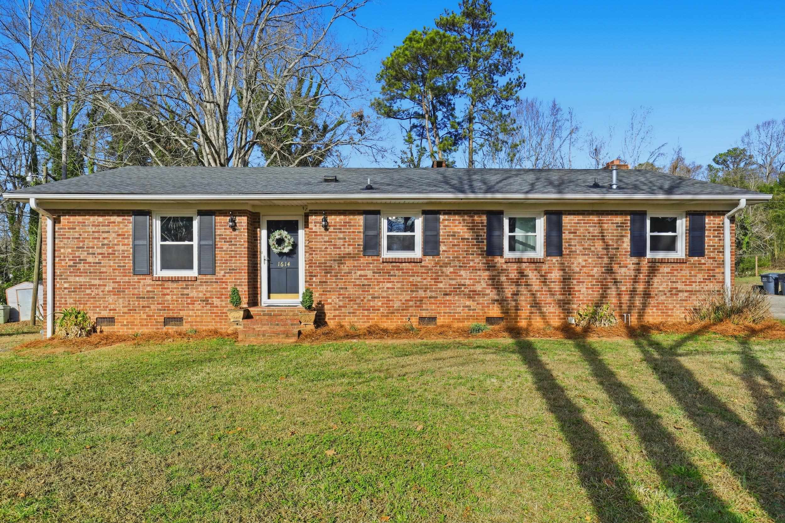 1614 Greenwood Road Laurens, SC 29360 - Photo 1 of 22