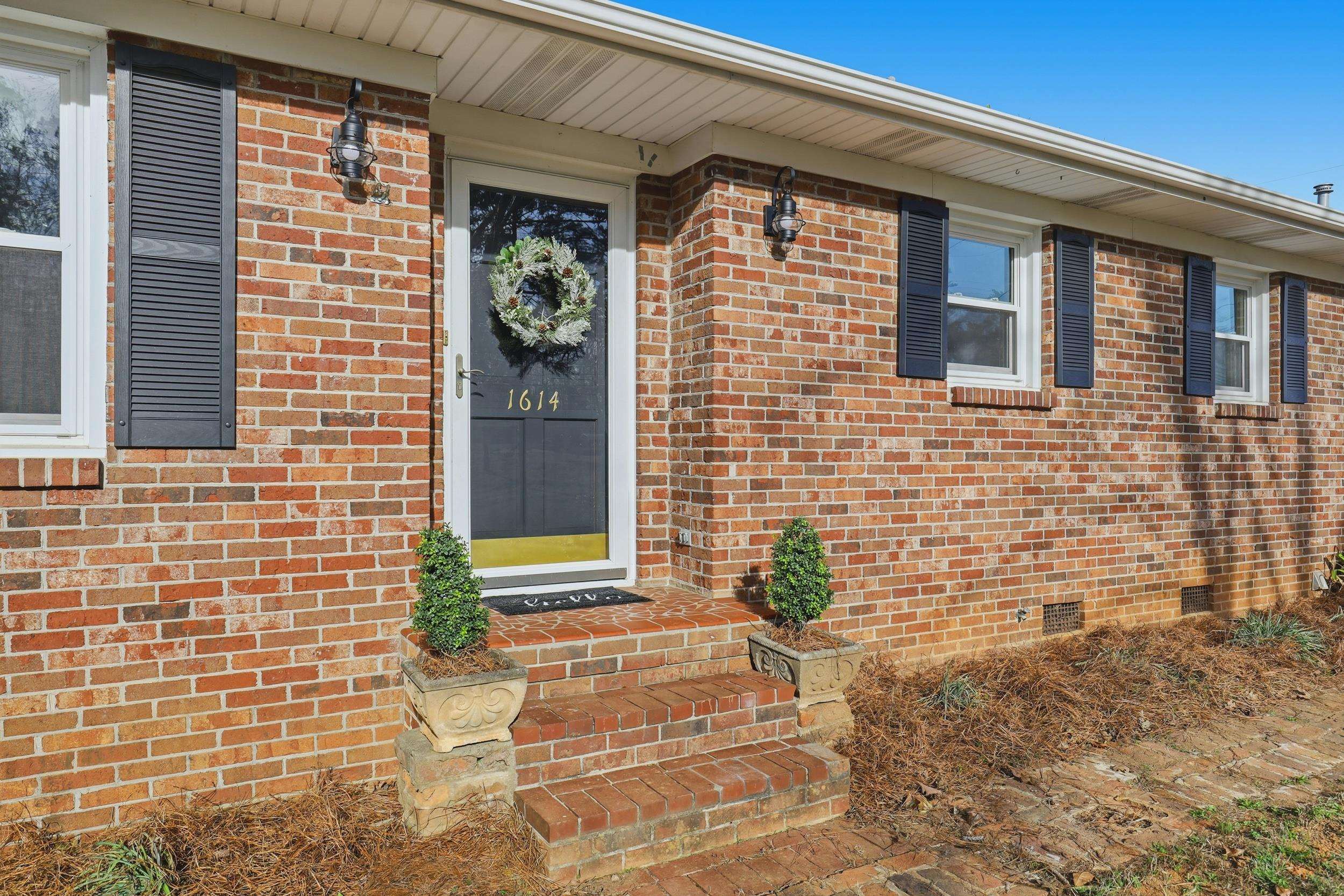 1614 Greenwood Road Laurens, SC 29360 - Photo 2 of 22