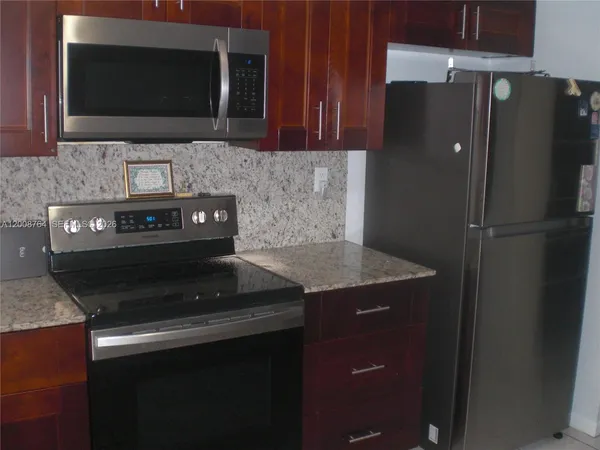 $2,997 | 962 Northwest 79th Terrace, Plantation, FL 33324
