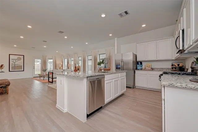 $2,500 | 21119 Bella Coral Drive, Cypress, TX 77433