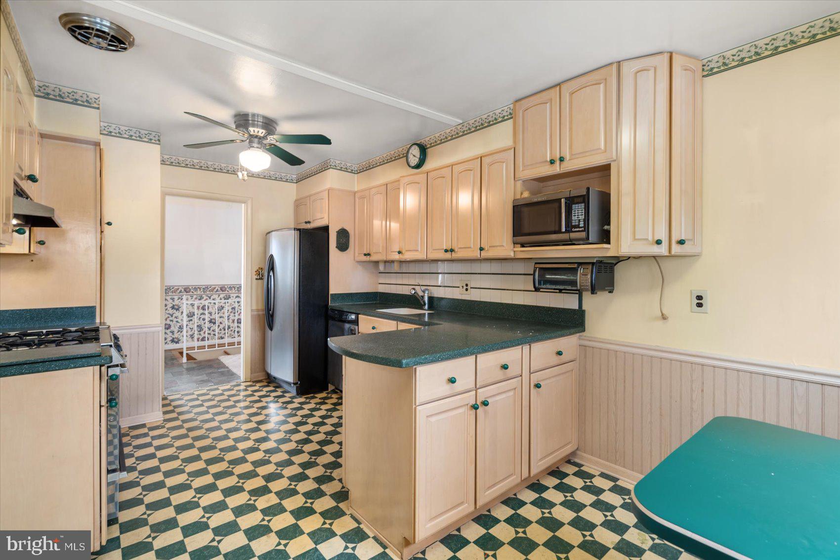 321 Valley Court Road Lutherville-Timonium, MD 21093 - Photo 12 of 43 Kitchen