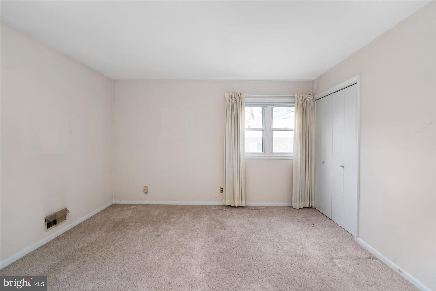 321 Valley Court Road Lutherville-Timonium, MD 21093 - Photo 17 of 43 Bedroom 1