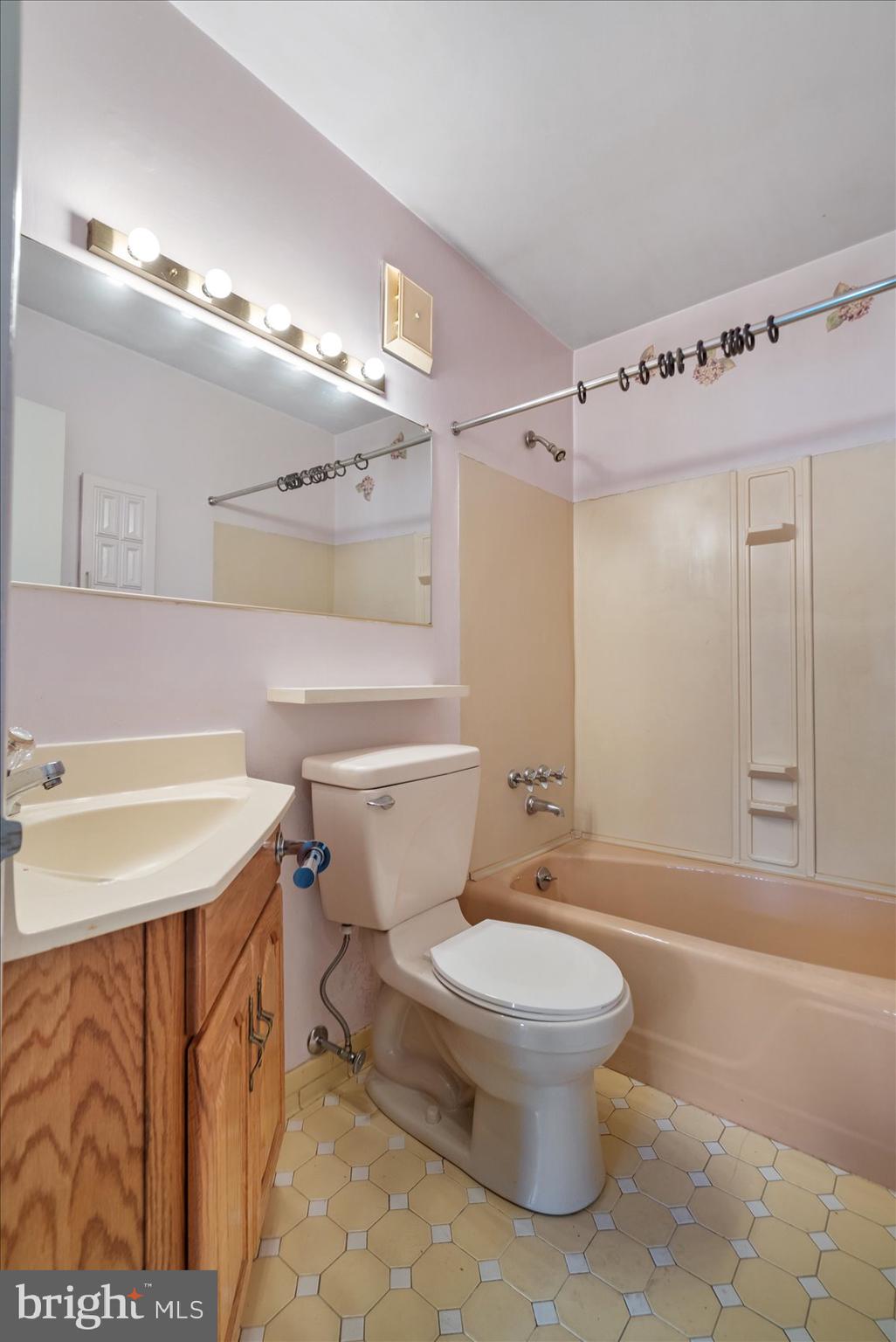 321 Valley Court Road Lutherville-Timonium, MD 21093 - Photo 25 of 43 Hallway Bathroom