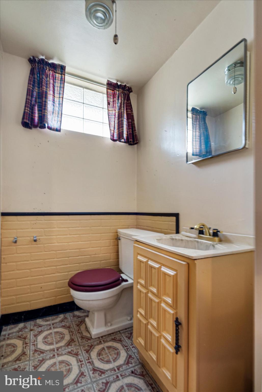 321 Valley Court Road Lutherville-Timonium, MD 21093 - Photo 34 of 43 Half Bathroom