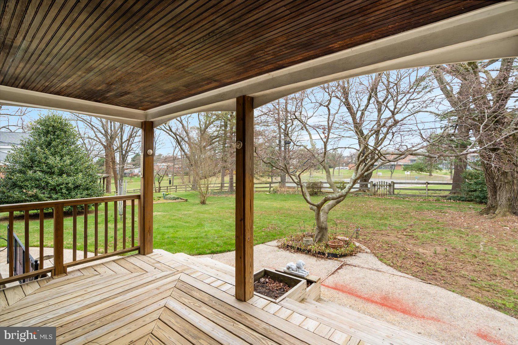 321 Valley Court Road Lutherville-Timonium, MD 21093 - Photo 39 of 43 Back Exertior