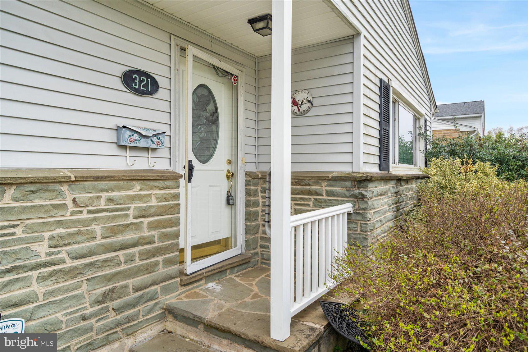 321 Valley Court Road Lutherville-Timonium, MD 21093 - Photo 4 of 43 Front Porch