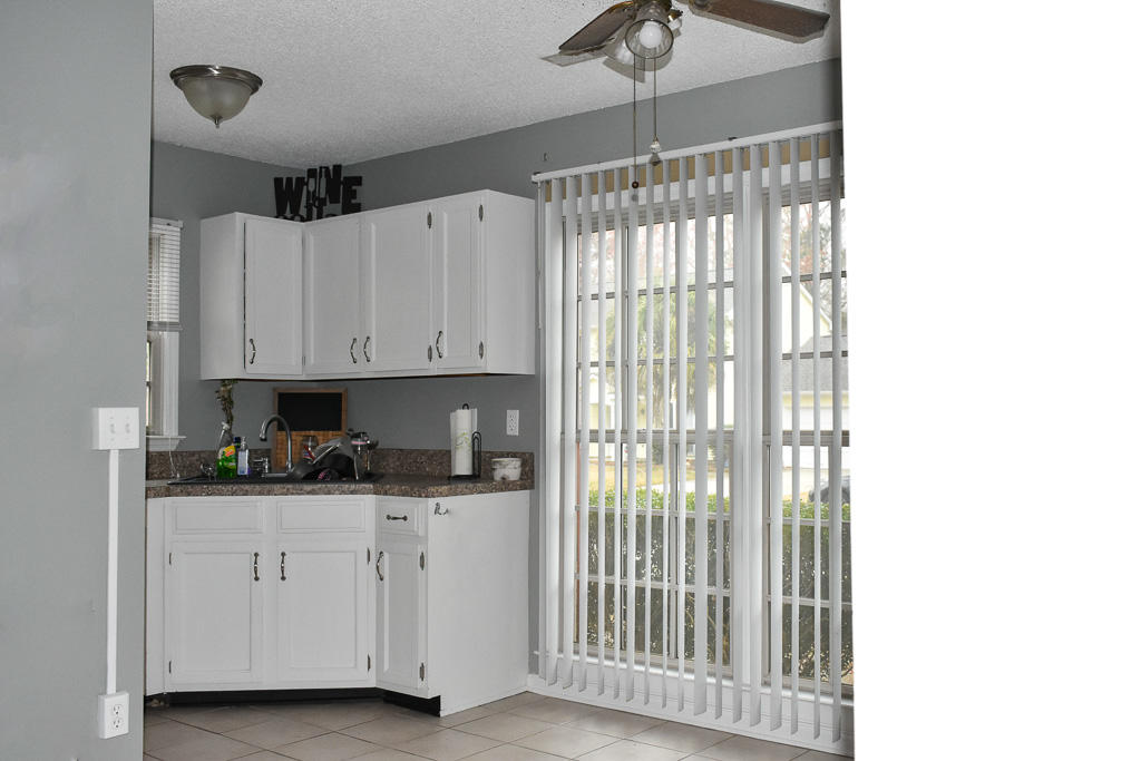 121 Towne Square Road Summerville, SC 29485 - Photo 6 of 8 kitchen