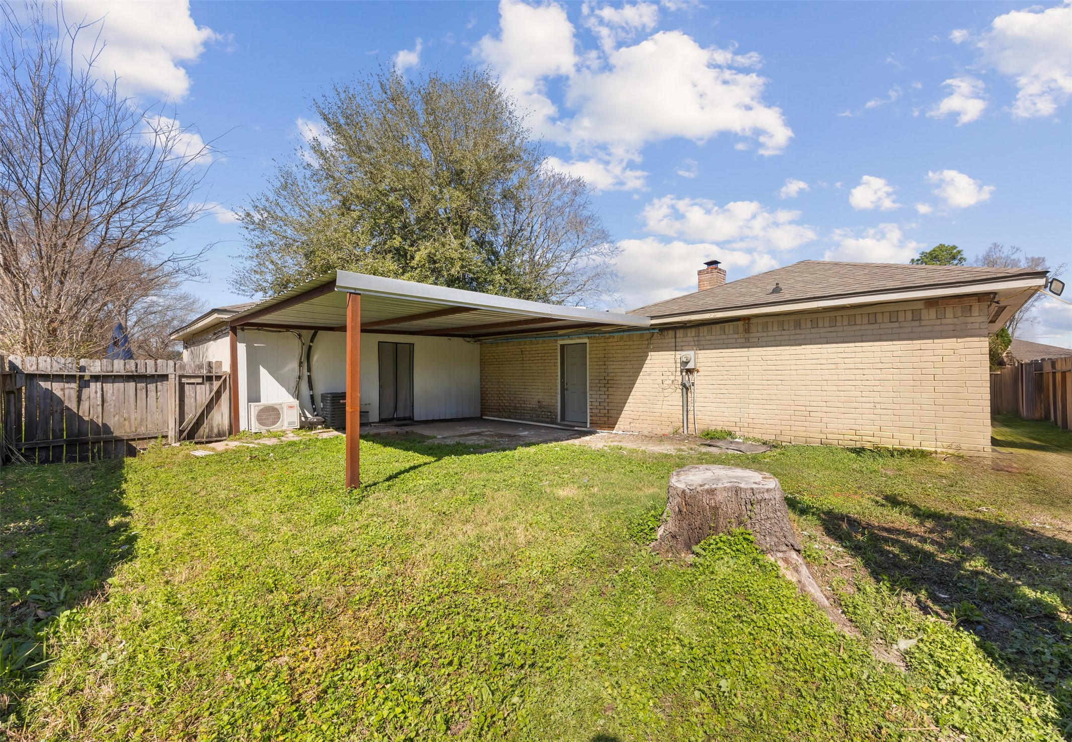 6715 Rowell Court Houston, TX 77489 - Photo 24 of 24 a view of a house with backyard and garden
