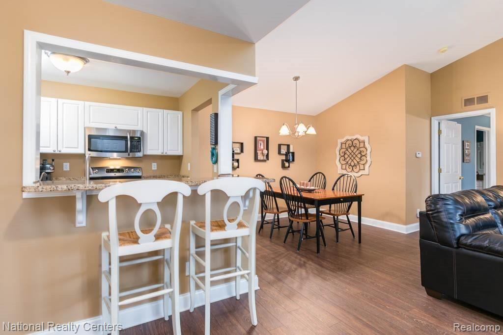 3599 Oakmonte Boulevard, Unit 41 Rochester, MI 48306 - Photo 2 of 22