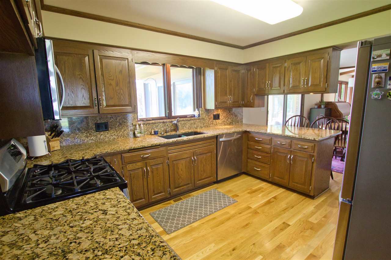 606 North Boutell Road Bay City, MI 48708 - Photo 7 of 20