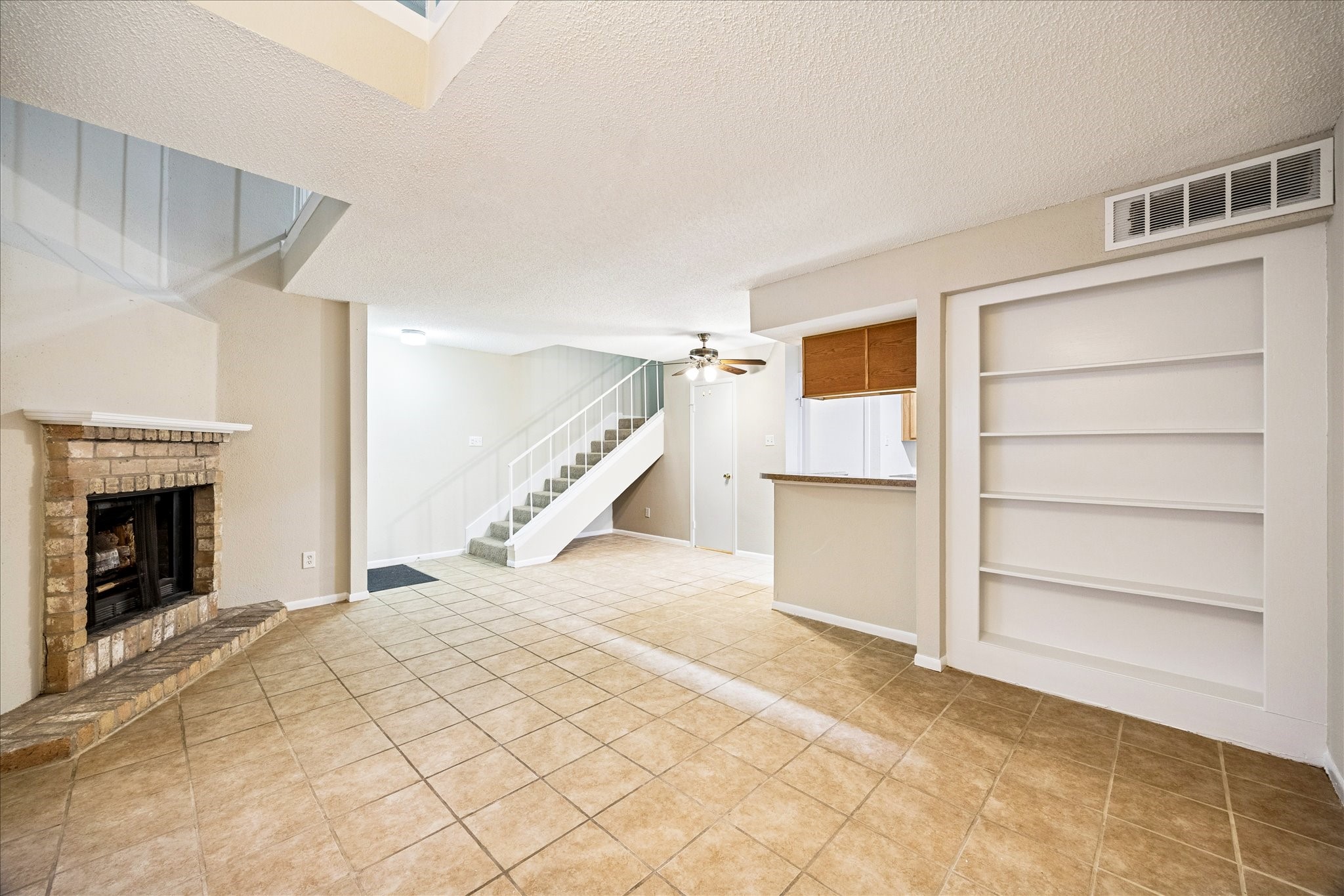 2800 Jeanetta Street, Unit 2107 Houston, TX 77063 - Photo 4 of 15
