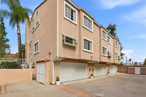 $659,000 | 7109 Farralone Avenue, Unit 117, Canoga Park, CA 91303