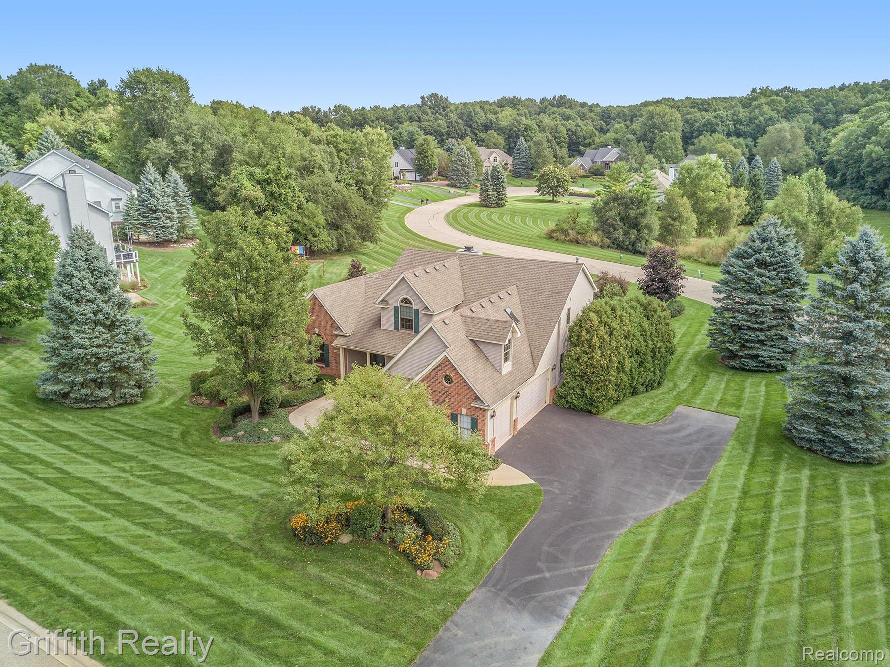 2069 Ricks Court Brighton, MI 48114 - Photo 42 of 49 DJI_0003.jpg