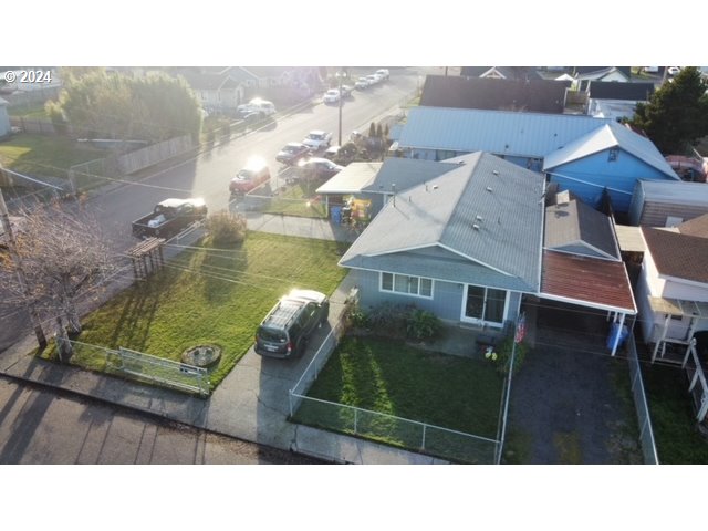 907 Greenwood Avenue Reedsport, OR 97467 - Photo 2 of 45