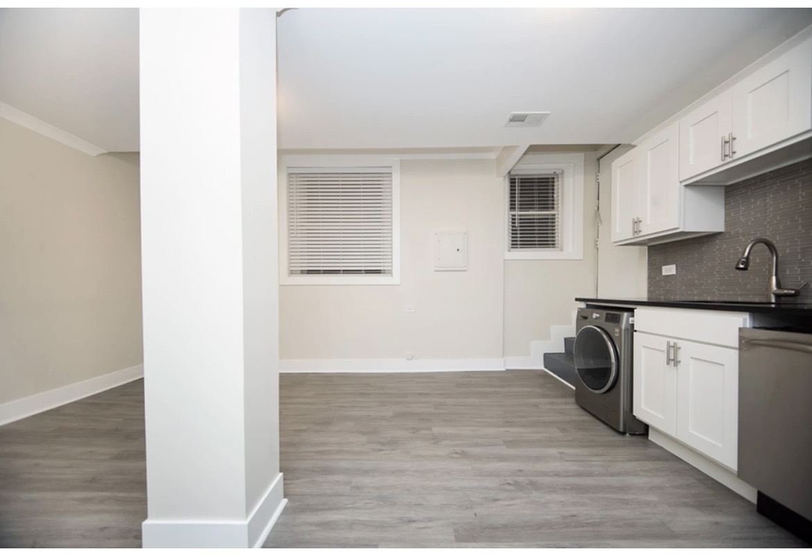 648.5 West Roscoe Street, Unit GD Chicago, IL 60657 - Photo 8 of 13