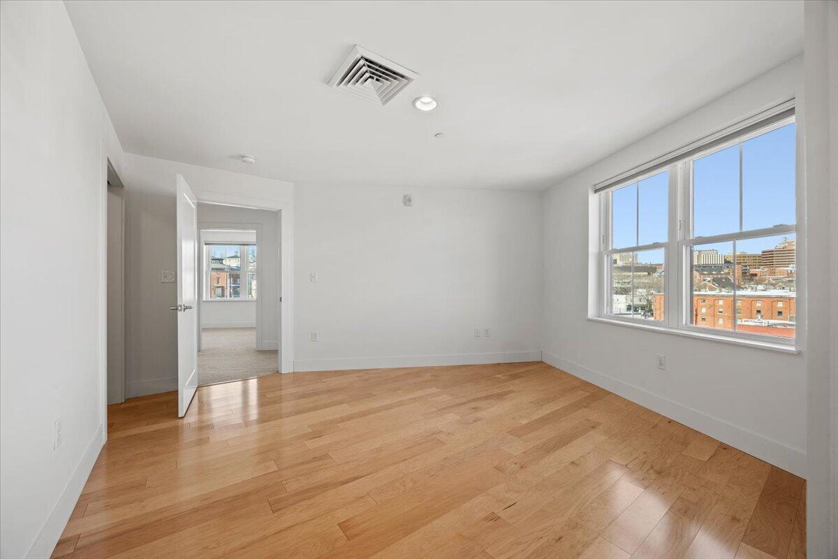 25 High Street, Unit 515 Portland, ME 04101 - Photo 18 of 42 28-25 High 515-28