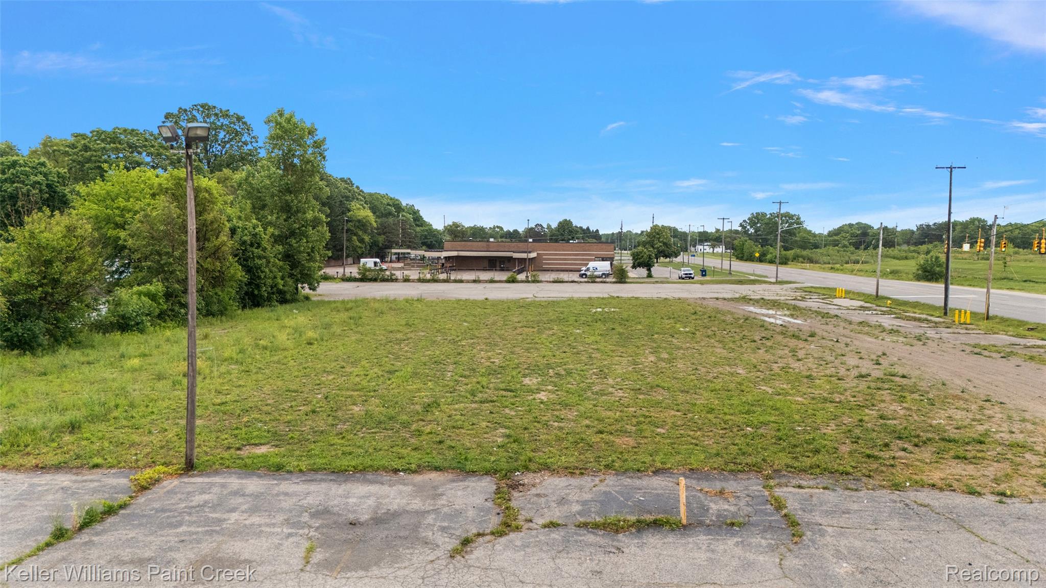 4403 Davison Road Burton, MI 48509 - Photo 7 of 27 07-4403 Davison Rd-7.jpg