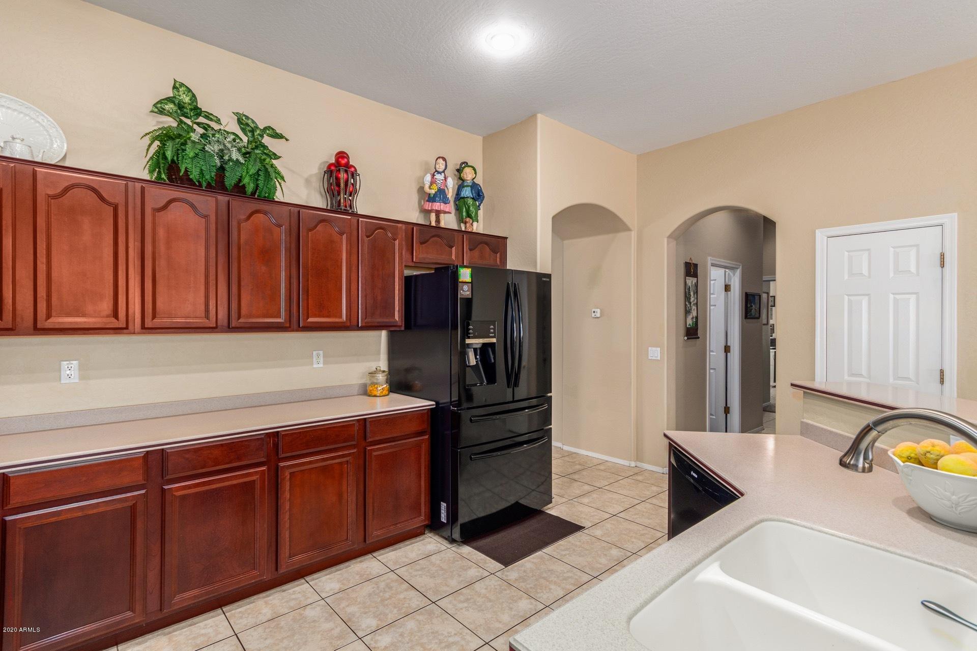 5532 West Maldonado Road Laveen, AZ 85339 - Photo 7 of 24 Kitchen2
