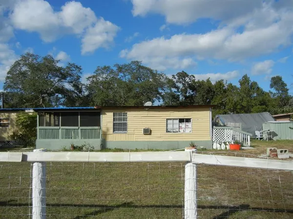 $72,000 | 27945 Veva Avenue, Paisley, FL 32767
