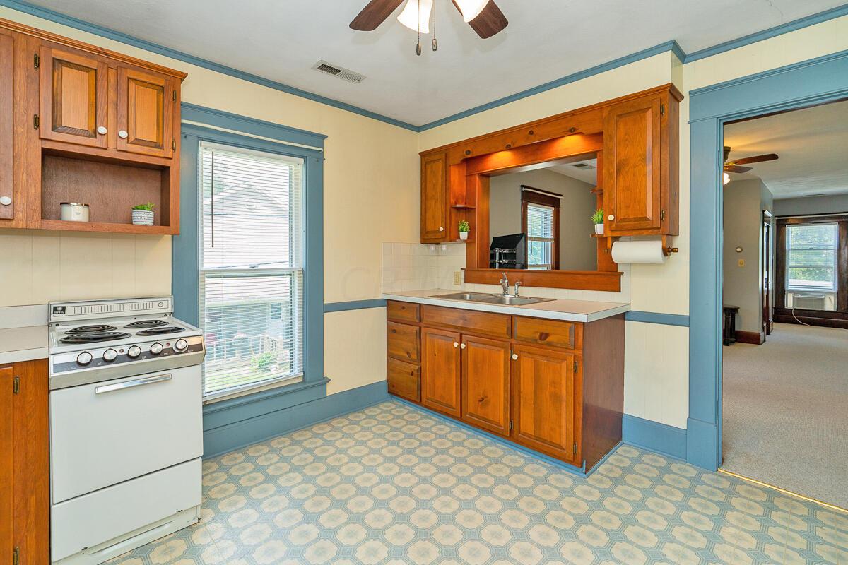 238 Newark Road Mount Vernon, OH 43050 - Photo 25 of 42 2nd floor Kitchenette