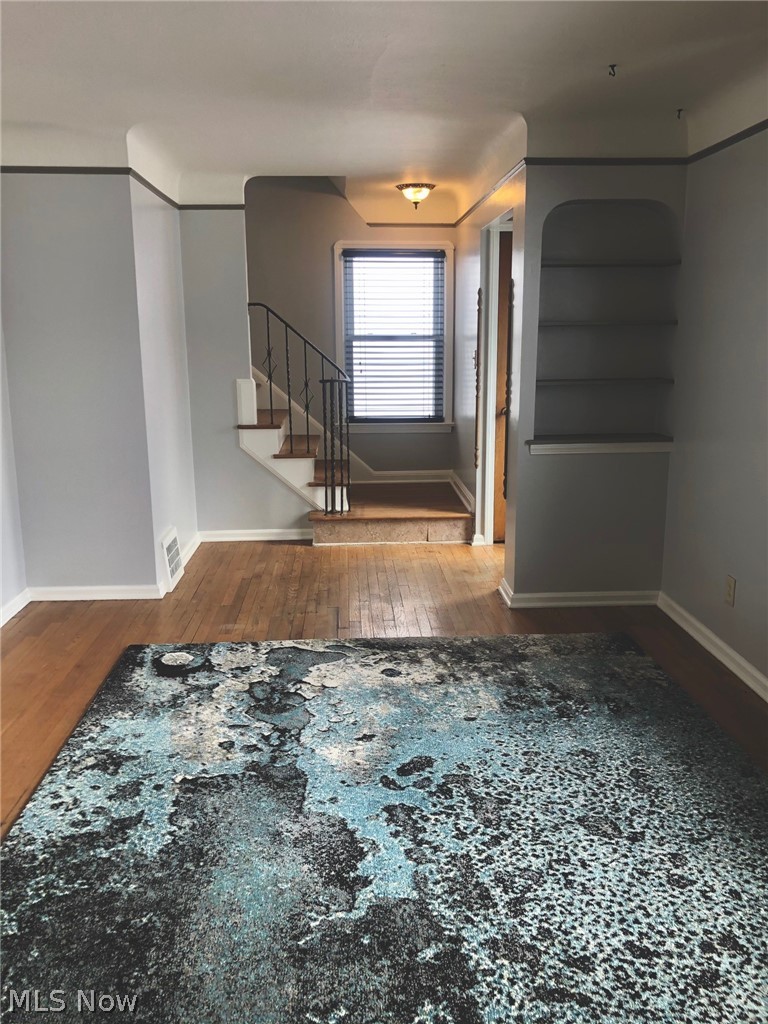 7810 Spring Garden Road Cleveland, OH 44129 - Photo 4 of 26