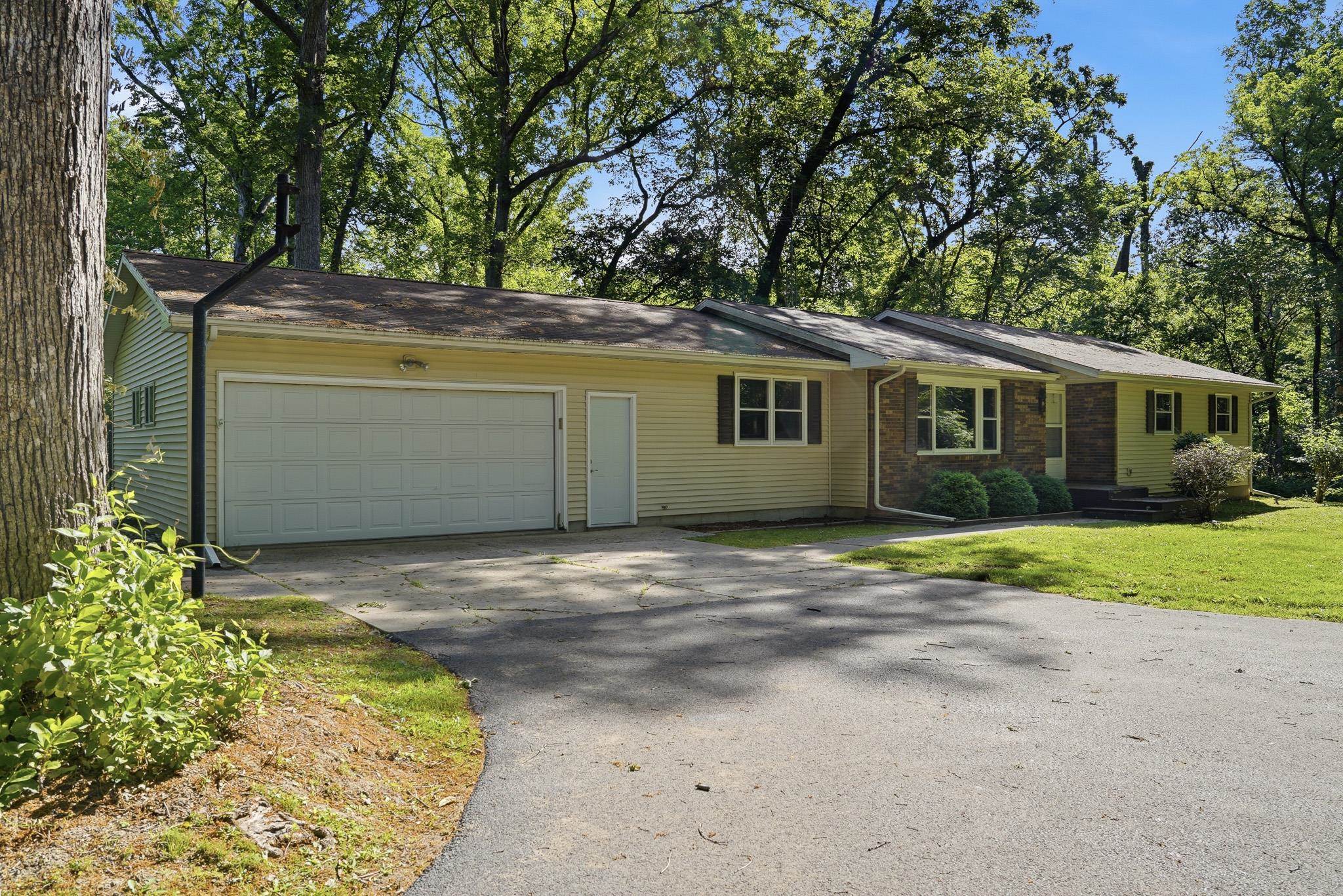 7261 South Ridge Road Dixon, IL 61021 - Photo 1 of 32