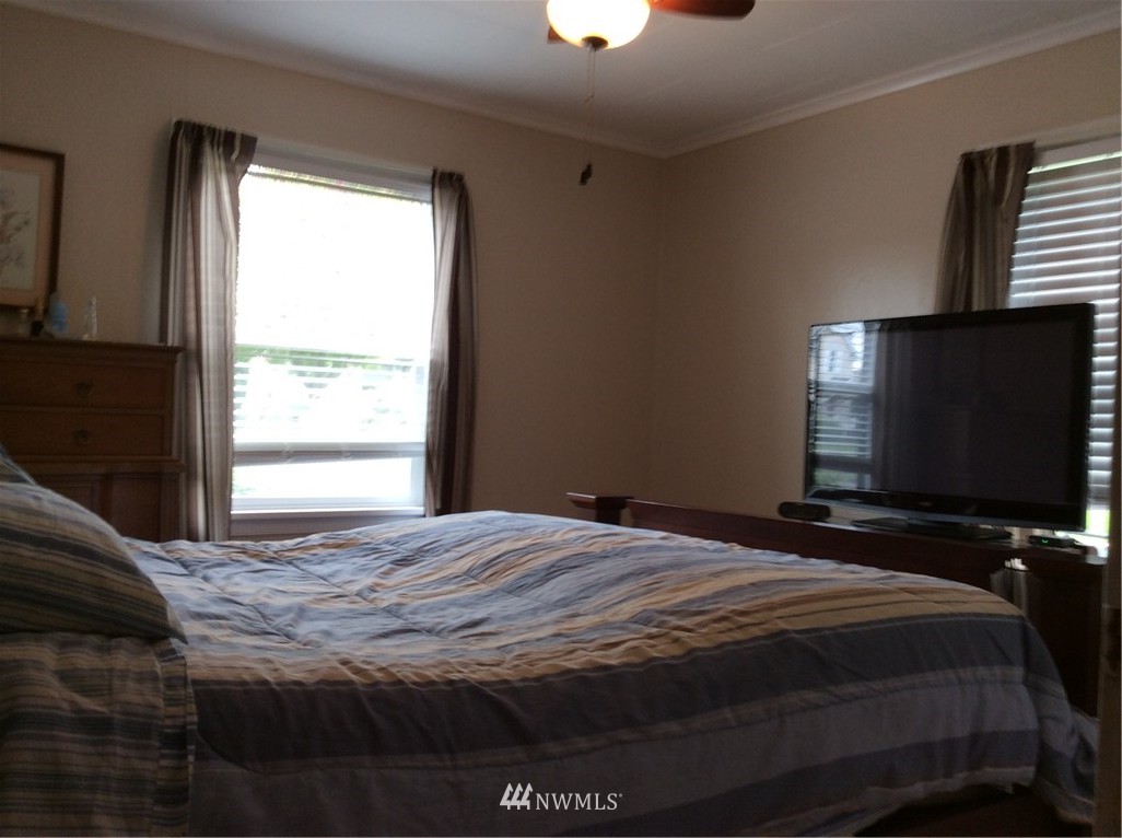 3502 Rockefeller Avenue Everett, WA 98201 - Photo 14 of 23