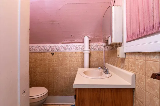 $269,000 | 2 Pond Street, Ludlow, VT 05149