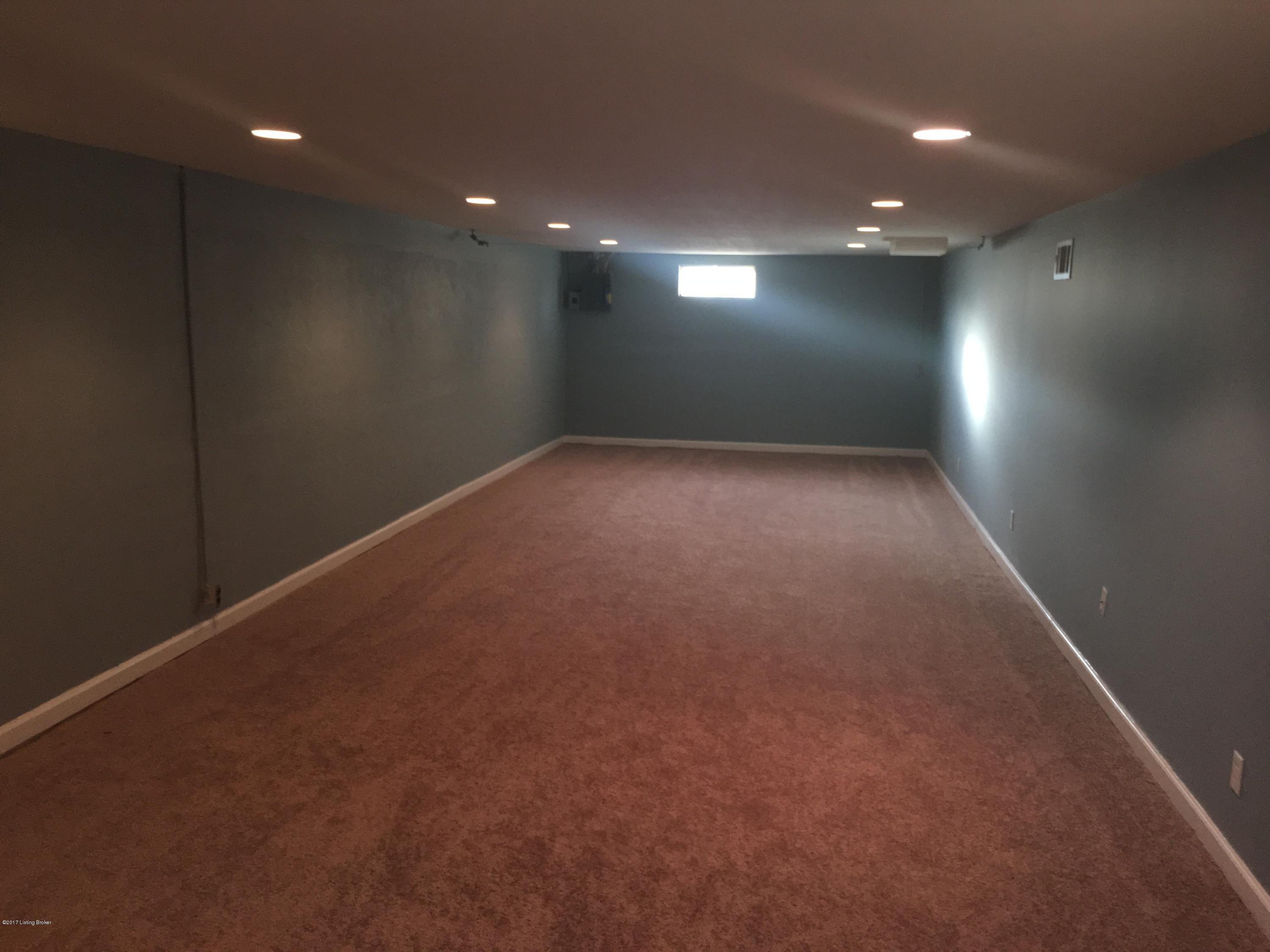 2323 Strotman Road Louisville, KY 40216 - Photo 11 of 14 IMG_2128