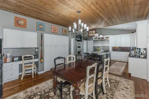 $1,295,000 | 2029 Brook Hill Lane, Chesterfield, MO 63017