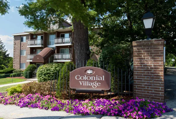 $1,875 | 106 West River Drive, Manchester, NH 03104