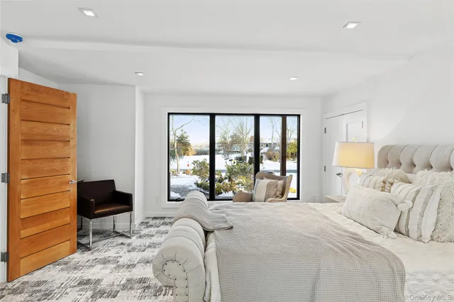 $3,165,000 | 221 Redwood Road, Sag Harbor, NY 11963