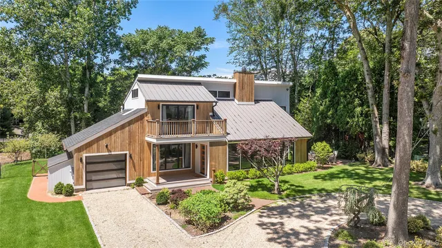 $3,165,000 | 221 Redwood Road, Sag Harbor, NY 11963