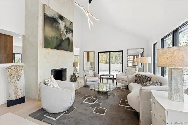 $3,165,000 | 221 Redwood Road, Sag Harbor, NY 11963