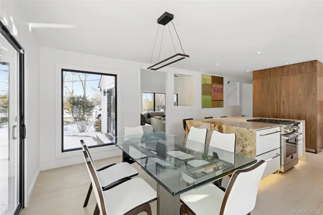 $3,165,000 | 221 Redwood Road, Sag Harbor, NY 11963