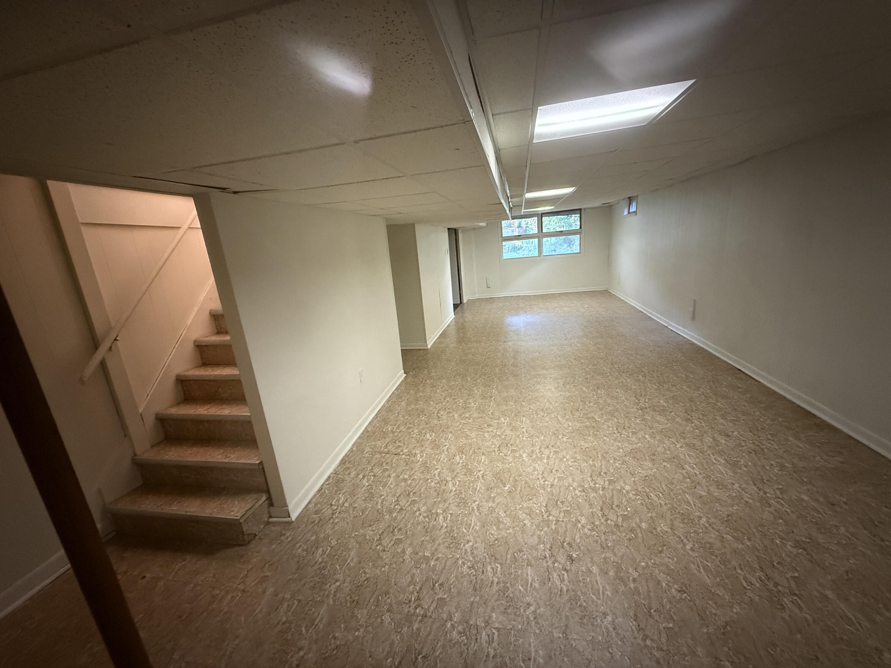 7809 Indian Boundary Gary, IN 46403 - Photo 9 of 13 an entryway in a hall with an entryway