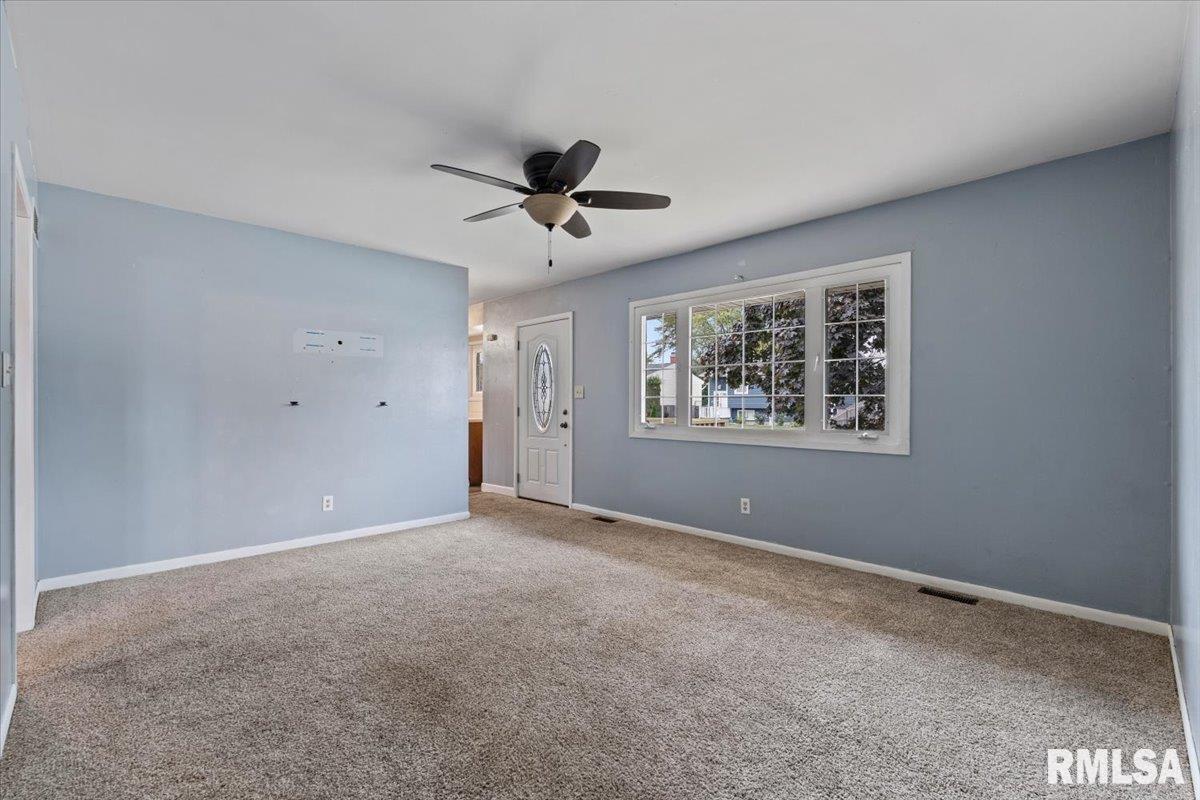 5017 44th Avenue Moline, IL 61265 - Photo 16 of 29