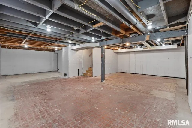 a view of empty room