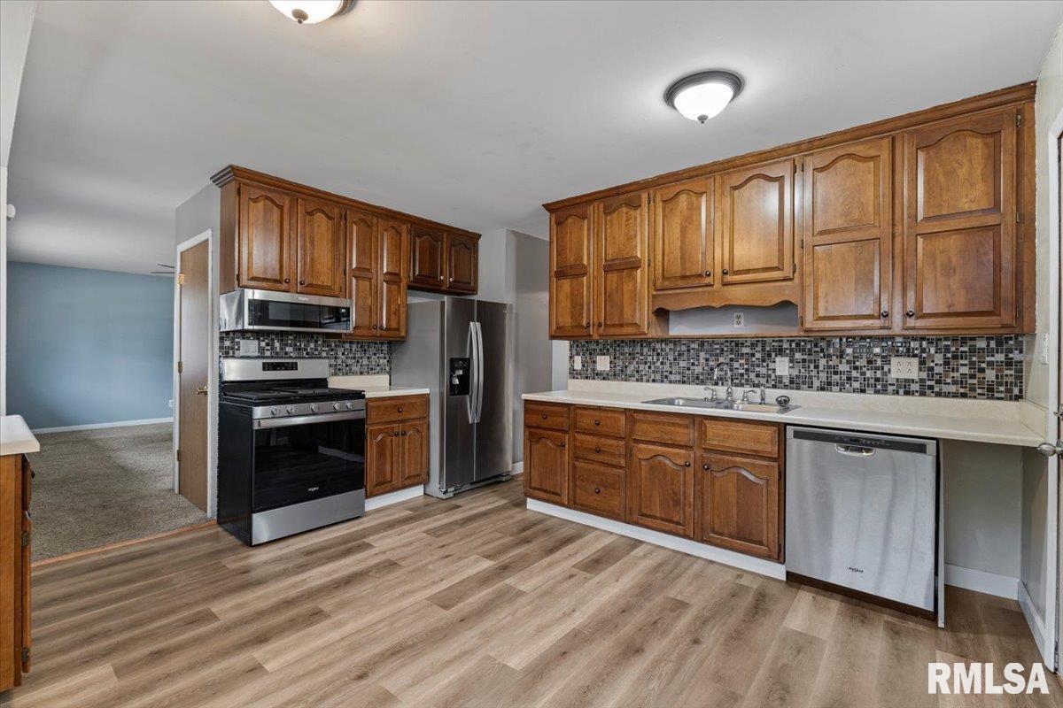 5017 44th Avenue Moline, IL 61265 - Photo 10 of 29