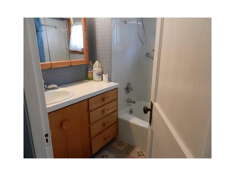20 Stevens Road Augusta, ME 04330 - Photo 11 of 20 Bathroom.